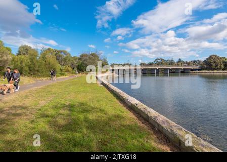 Der Hawthorne Canal, der 1891 nach der Agitation im NSW-Parlament im Jahr 1890 durch John Hawthorn erbaut wurde, mündet über Parramatta R. in den Hafen von Sydney Stockfoto