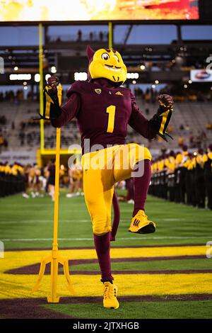 Arizona State Maskottchen Sparky feuert die Menge vor einem NCAA College Football Spiel zwischen Arizona State und Northern Arizona in Tempe, Arizona, Thur, an Stockfoto