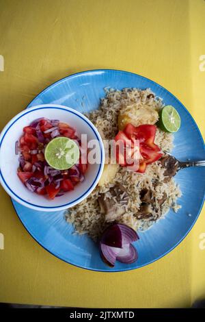 Kenianischer Pilau mit Hammelfleisch gekocht. Stockfoto