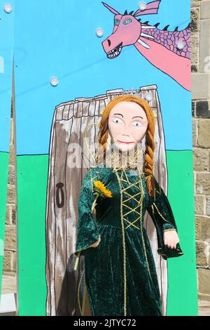 Norland, Großbritannien. 2.. September 2022. Das jährliche Vogelscheuche-Festival in Norland findet unter dem Motto „Kinderfavoriten“ statt. Norland, West Yorkshire, Großbritannien. Kredit: Barbara Cook/Alamy Live Nachrichten Stockfoto