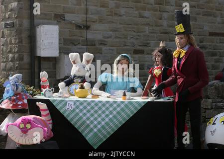 Norland, Großbritannien. 2.. September 2022. Das jährliche Vogelscheuche-Festival in Norland findet unter dem Motto „Kinderfavoriten“ statt. Norland, West Yorkshire, Großbritannien. Kredit: Barbara Cook/Alamy Live Nachrichten Stockfoto