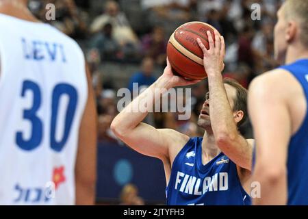 Prag, Tschechische Republik. 02. September 2022. Petteri Koponen (Finnland) in Aktion während der Basketball-Europameisterschaft der Männer, Gruppe D, Spiel Israel gegen Finnland, in Prag, Tschechische Republik, am 2. September 2022. Quelle: Michal Kamaryt/CTK Photo/Alamy Live News Stockfoto