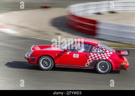 rencontre porsche sur le Circuit de vitesse d'Abbeville, porsche 911.993, panamera, carrera, gts. Stockfoto