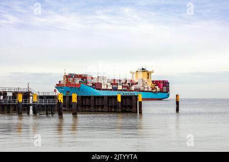 Das Containerschiff Maersk Luz befindet sich im Überseehafen Bremerhaven Stockfoto
