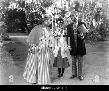 HATTIE McDaniel SHIRLEY TEMPLE und BILL 'BOJANGLES' ROBINSON in THE LITTLE COLONEL 1935 Regisseur DAVID BUTLER nach der Geschichte von Anne Fellows Johnson Kostümdesign William Lambert Produzent Buddy G. DeSylva Fox Film Corporation Stockfoto