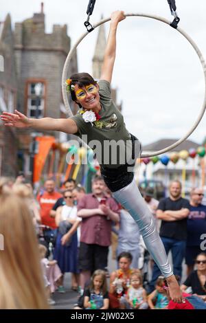 Akrobaten vom No Fit State Circus beim Clifton Street Festival, 2022 Stockfoto