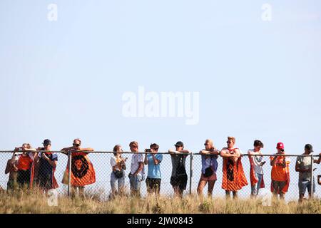 Zandvoort, Niederlande. 02. September 2022. Atmosphäre im Kreislauf – Lüfter. Großer Preis der Niederlande, Freitag, 2.. September 2022. Zandvoort, Niederlande. Quelle: James Moy/Alamy Live News Stockfoto