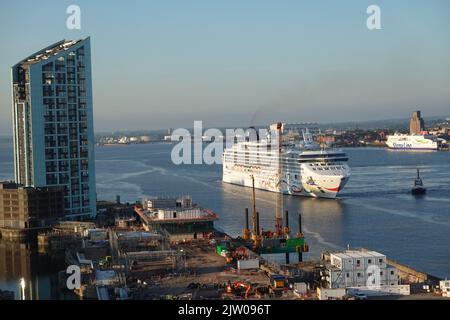 Norwegian Star Cruise Liner, River Mersey, Liverpool, England Vereinigtes Königreich Stockfoto