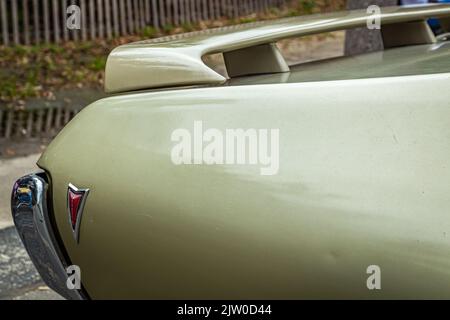 Tybee Island, GA - 14. Oktober 2017: Spoiler und Heckwinkel-Detailansicht eines 1969 Pontiac Tempest auf einer lokalen Autoausstellung. Stockfoto