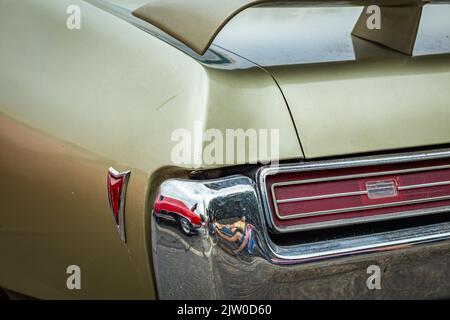 Tybee Island, GA - 14. Oktober 2017: Spoiler und Heckwinkel-Detailansicht eines 1969 Pontiac Tempest auf einer lokalen Autoausstellung. Stockfoto