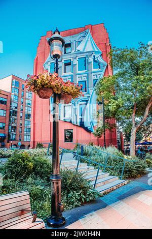 Das Mural liegt an der Westseite des Gooderham 'Flatiron' Gebäudes. Stockfoto