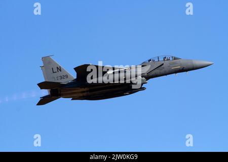 F-15E Strike Eagle AF 91-0329 beim Start, Start der Start- und Landebahn 07 RAF Lakenheath, 29.. Juli 2022 bei RAF Lakenheath in Großbritannien Stockfoto