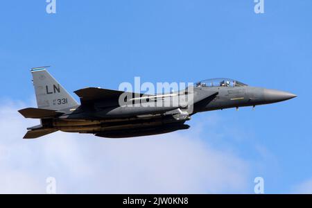 F-15E Strike Eagle AF 91-0331 beim Start, Start der Start- und Landebahn 07 RAF Lakenheath, 29.. Juli 2022 bei RAF Lakenheath in Großbritannien Stockfoto