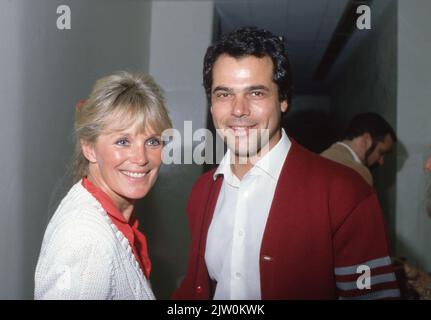 George Santo Pietro und Linda Evans um die 1980er Jahre Credit: Ralph Dominguez/MediaPunch Stockfoto