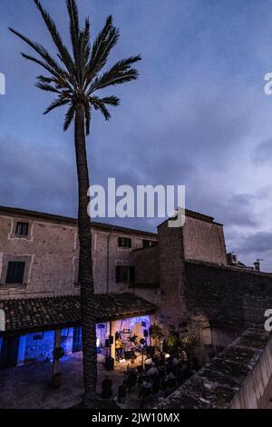 Amorante (IBAN Urizar), Versud-Festivalkonzert, Casa Del Poble, Santanyi, Mallorca, Balearen, Spanien Stockfoto