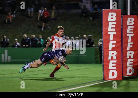 Sheffield, Großbritannien. 02. September 2022. ***Probieren Sie Morgan Smith von Featherstone während des Wettlaufs der Betfred Championship zwischen Sheffield Eagles und Featherstone Rovers am 2. September 2022 aus. Foto von Simon Hall. Nur zur redaktionellen Verwendung, Lizenz für kommerzielle Nutzung erforderlich. Keine Verwendung bei Wetten, Spielen oder Veröffentlichungen einzelner Clubs/Vereine/Spieler. Kredit: UK Sports Pics Ltd/Alamy Live Nachrichten Stockfoto