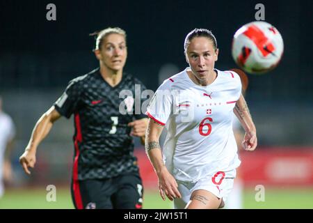 KARLOVAC, 02. SEPTEMBER: Geraldine Reuteler aus der Schweiz während des Qualifikationsspiels der FIFA Frauen-Weltmeisterschaft 2023 zwischen Kroatien und der Schweiz im Branko Cavlovic-Cavlek-Stadion am 2. September 2022 in Karlovac, Kroatien. Foto: Matija Habljak/PIXSEL Quelle: Pixsell Foto- und Videoagentur/Alamy Live News Stockfoto