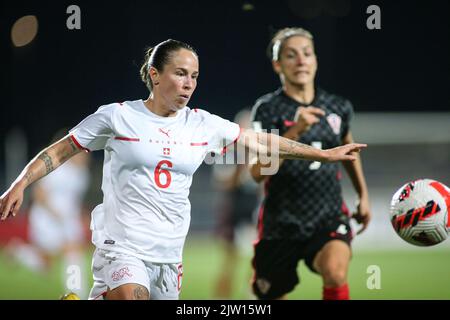 KARLOVAC, 02. SEPTEMBER: Geraldine Reuteler aus der Schweiz während des Qualifikationsspiels der FIFA Frauen-Weltmeisterschaft 2023 zwischen Kroatien und der Schweiz im Branko Cavlovic-Cavlek-Stadion am 2. September 2022 in Karlovac, Kroatien. Foto: Matija Habljak/PIXSEL Quelle: Pixsell Foto- und Videoagentur/Alamy Live News Stockfoto