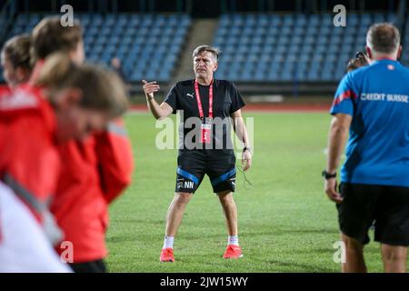 KARLOVAC, 02. SEPTEMBER: Cheftrainer der Schweiz Nils Nielsen nach dem Qualifikationsspiel der FIFA-Frauen zur WM 2023 zwischen Kroatien und der Schweiz im Branko Cavlovic-Cavlek-Stadion am 2. September 2022 in Karlovac, Kroatien. Foto: Matija Habljak/PIXSEL Quelle: Pixsell Foto- und Videoagentur/Alamy Live News Stockfoto