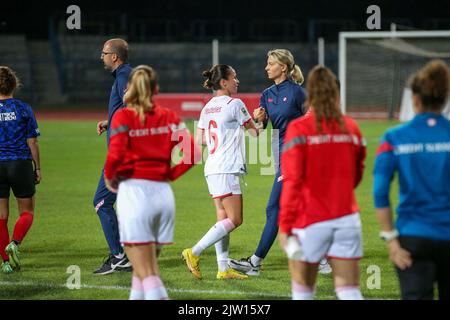 KARLOVAC, 02. SEPTEMBER: Geraldine Reuteler aus der Schweiz feiert am 2. September 2022 im Branko Cavlovic-Cavlek-Stadion in Karlovac, Kroatien, nach dem Qualifikationsspiel der FIFA Frauen zur Fußball-Weltmeisterschaft 2023 zwischen Kroatien und der Schweiz. Foto: Matija Habljak/PIXSEL Quelle: Pixsell Foto- und Videoagentur/Alamy Live News Stockfoto