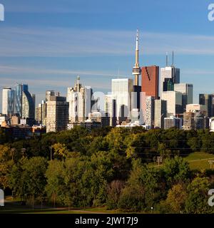 Skyline von Toronto vom Riverdale Park. Toronto, Ontario, Kanada. Stockfoto