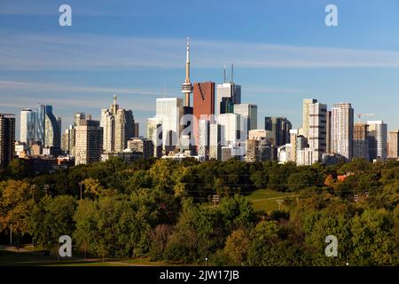Skyline von Toronto vom Riverdale Park. Toronto, Ontario, Kanada. Stockfoto