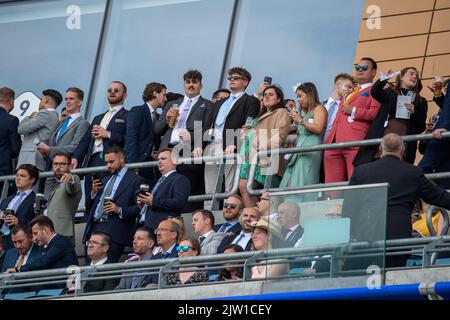 Ascot, Bergen, Großbritannien. 2.. September 2022. Rennfahrer genießen das Rennwochenende im September auf der Ascot Racecourse. Quelle: Maureen McLean/Alamy Live News Stockfoto