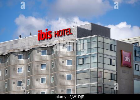 Eine Gesamtansicht eines Ibis Hotels in Amsterdam, Holland. Stockfoto