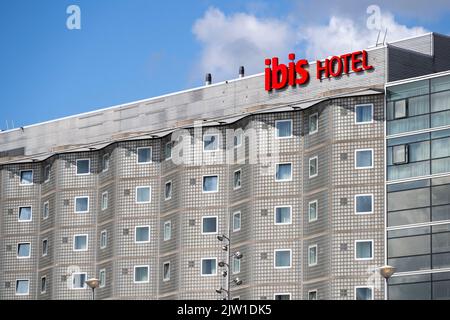 Eine Gesamtansicht eines Ibis Hotels in Amsterdam, Holland. Stockfoto