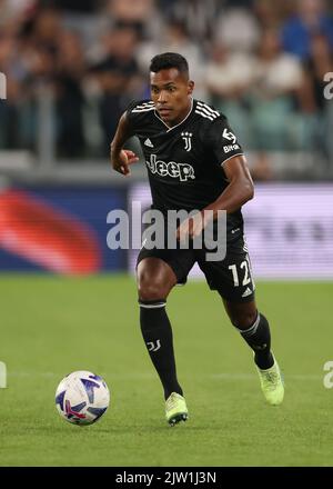 Turin, Italien, 31.. August 2022. Alex Sandro von Juventus während des Spiels der Serie A im Allianz Stadium, Turin. Bildnachweis sollte lauten: Jonathan Moscrop / Sportimage Stockfoto