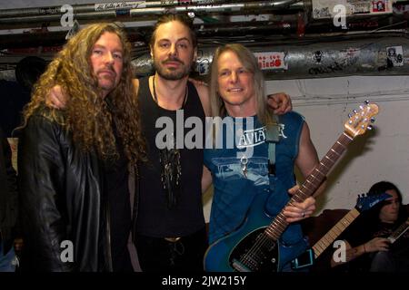 Michael Lee Firkins, Richie Kotzen und Steve Morse beim Jason Becker Benefit in San Francisco, Kalifornien 2013. Quelle: Ross Pelton/MediaPunch Stockfoto