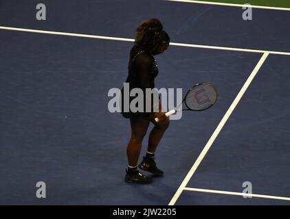 New York, USA. 02. September 2022. New York Flushing Meadows US Open Day 5 02/09/2022 Serena Williams (USA) verliert die dritte Runde, das letzte Spiel einer illustren Karriere über drei Jahrzehnte und gewann 23 Grand-Slam-Titel Credit: Roger Parker/Alamy Live News Stockfoto