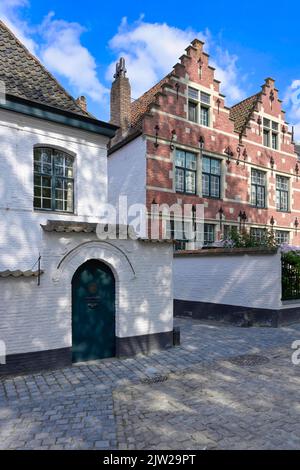 St. Elisabeth Beguinage, Kortrijk, Flandern, Belgien Stockfoto