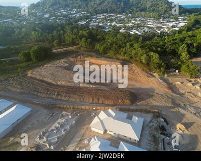 Luftaufnahme der Baustelle, Neubau Häuser und Ausrüstung Stockfoto