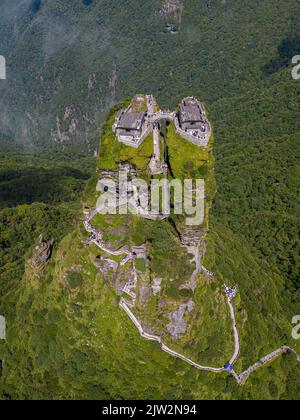 Der Fanjingshan oder der Berg Fanjing in Tongren, Provinz Guizhou, ist der höchste Gipfel des Wuling-Gebirges im Südwesten Chinas. Fanjingshan Stockfoto