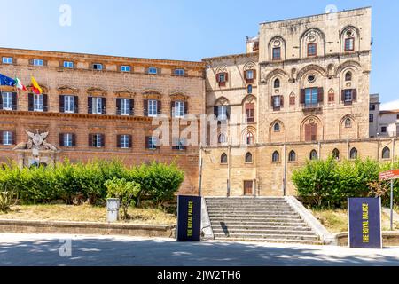 Palermo, Italien - 6. Juli 2020: Palazzo dei Normanni (Palast der Normannen, Palazzo reale) in Palermo. Der Königspalast war der Sitz der Könige von Stockfoto