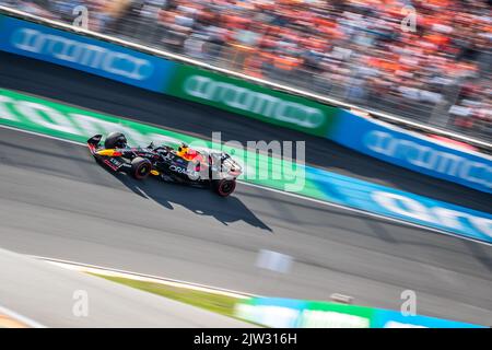 Zandvoort, Niederlande. 02. September 2022. Zandvoort, Holland. 2. September 2022. F1 Weltmeisterschaft, großer Preis der Niederlande. #1, Max VERSTAPPEN, NDL, Oracle Red Bull Racing RB18 Honda.- Photo Copyright: Cristiano BARNI/ATP images Credit: SPP Sport Press Photo. /Alamy Live News Stockfoto