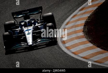 ZANDVOORT - George Russell (63) mit dem Mercedes W13 während des freien Trainings 3. vor dem Großen Preis der Niederlande F1 auf dem Circuit van Zandvoort am 3. September 2022 in Zandvoort, Niederlande. KOEN VAN WEEL Stockfoto