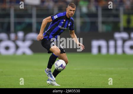 Mailand, Italien, 30.. August 2022. Edin Dzeko vom FC Internazionale beim Spiel der Serie A in Giuseppe Meazza, Mailand. Bildnachweis sollte lauten: Jonathan Moscrop / Sportimage Stockfoto