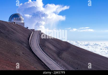 Mit über 4200 Metern auf dem Mauna Kea sind derzeit die leistungsstärksten Teleskope der Welt. Der Berg ist den Hawaiianern heilig. Stockfoto