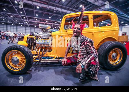 London UK 03 Sep 2022 Zombie Punk auf der Big London Tattoo Show mit den Autos von NSRA, Hotroddes und modifizierten Retro-Autos Paul Quezada-Neiman/Alamy Live News Stockfoto