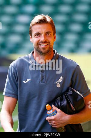 Norwich, Großbritannien. 03. September 2022. Tim Krul von Norwich City trifft am 3. 2022. September in Norwich, England, vor dem Sky Bet Championship-Spiel zwischen Norwich City und Coventry City in der Carrow Road ein. (Foto von Mick Kearns/phcimages.com) Credit: PHC Images/Alamy Live News Stockfoto