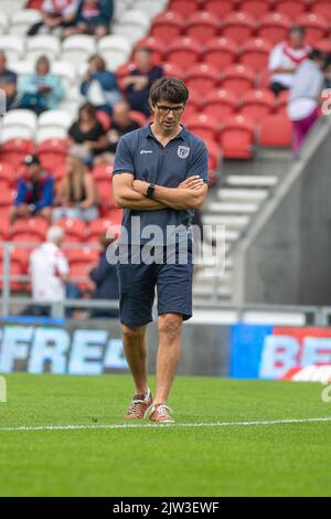 Sheffield, Großbritannien. 03. September 2022. *** SYLVAIN HOULES Toulouse Head Coach während des Super League-Spiels zwischen St Helens und Toulouse AT am 3. September 2022. Foto von Simon Hall. Nur zur redaktionellen Verwendung, Lizenz für kommerzielle Nutzung erforderlich. Keine Verwendung bei Wetten, Spielen oder Veröffentlichungen einzelner Clubs/Vereine/Spieler. Kredit: UK Sports Pics Ltd/Alamy Live Nachrichten Stockfoto
