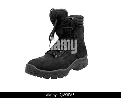 Moderne Kampfstiefel der Armee. Neue Schuhe in Wüstenbeige. Isolieren auf weißem Hintergrund. Stockfoto