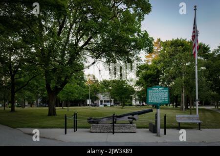Der North Side Park in Manitowoc, Wisconsin, wurde ab April 1861 als Trainingsgelände genutzt, um Freiwillige für den Bürgerkriegsdienst vorzubereiten. Eine 104-Mann-Einheit blieb übrig Stockfoto