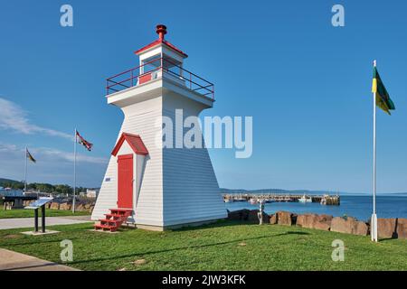 Der Digby Pier Lighthouse wurde ursprünglich 1903 erbaut und befand sich am Ende des Regierungspiers. Im Laufe der Zeit nach mehreren Zügen befindet sie sich nun auf Stockfoto