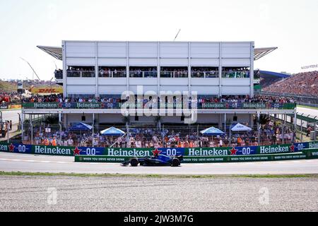 ZANDVOORT, NIEDERLANDE - 3. SEPTEMBER: Alex Albon aus Thailand und Williams beim Qualifying vor dem Großen Preis von der Formel 1 in Zandvoort am 3. September 2022 in Cicuit Zandvoort, Niederlande (Foto: Marcel ter Bals/Orange Picles) Stockfoto