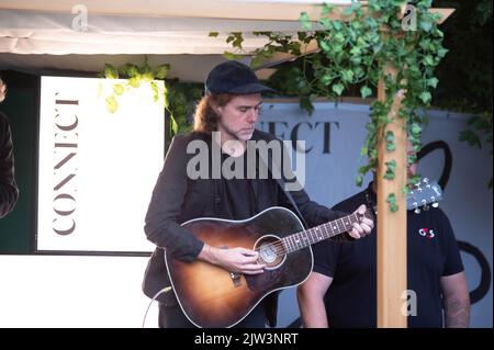 The National spielt auf der Bühne der winzigen Veränderungen als Geheimspiel beim Connect Festival am 28.. August 2022 Stockfoto