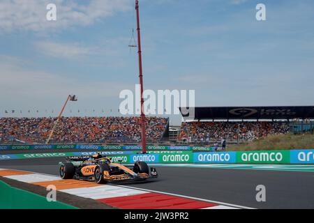 01. September 2022, Niederlande, Zandvoort: Motorsport: Formel 1 Weltmeisterschaft, großer Preis der Niederlande, 1. Freies Training. Lando Norris aus Großbritannien vom Team McLaren ist in Zandvoort auf Kurs. Foto: Hasan Bratic/dpa Stockfoto