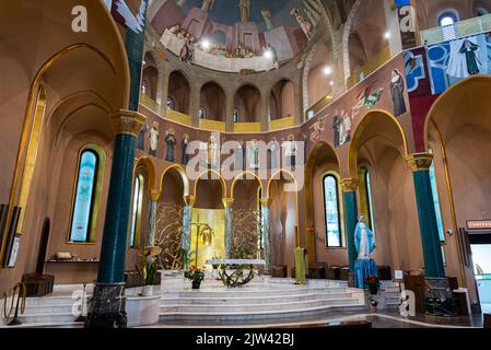 Das Heiligtum von Santa Rita da Cascia ist ein religiöser Komplex, der aus verschiedenen Cascia-Strukturen besteht, in denen Santa Rita verehrt wird. Stockfoto